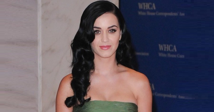 Katy Perry Bio, Early Life, Career, Net Worth and Salary
