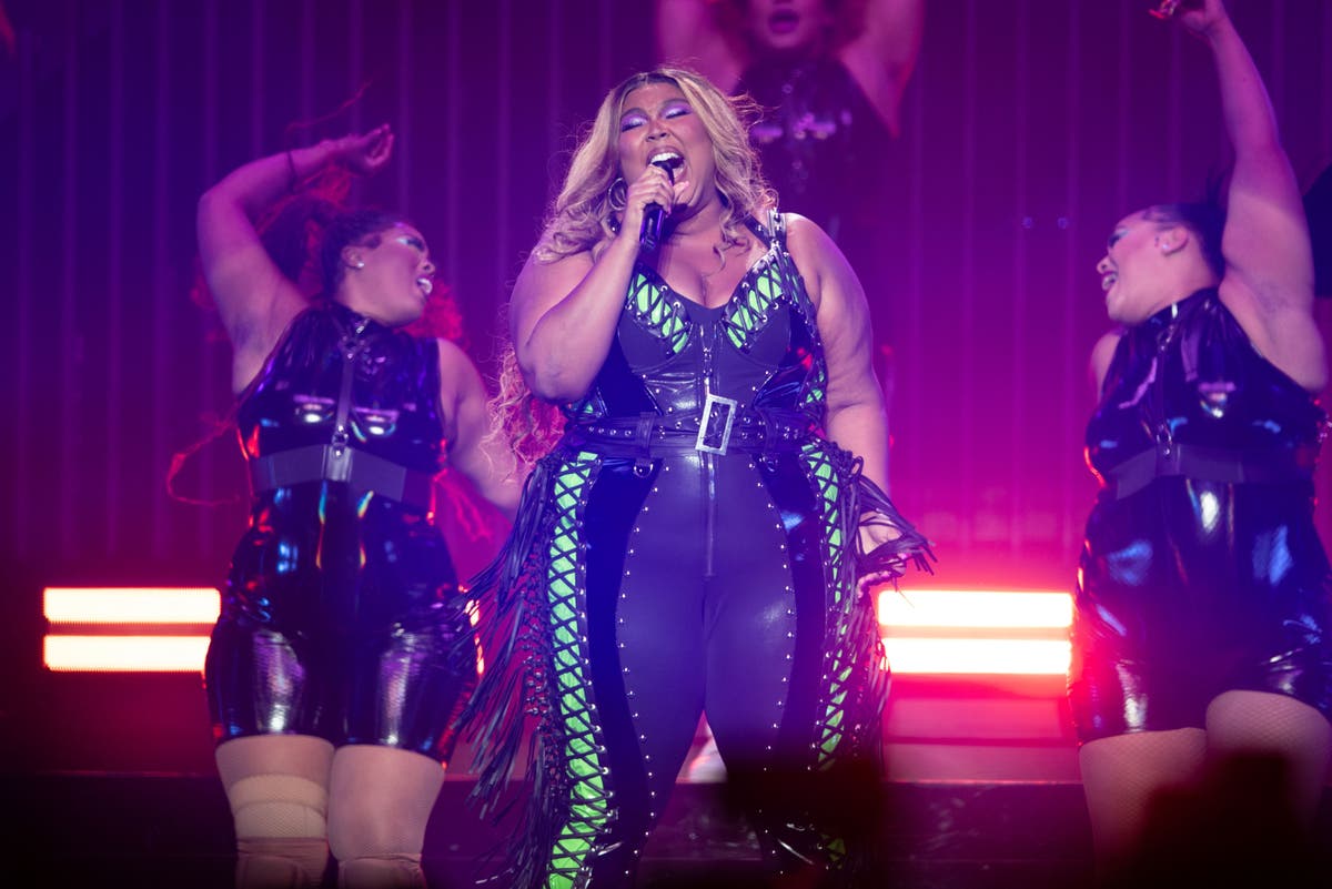 Lizzo’s Big Grrrls dance troupe release statement praising singer following lawsuit