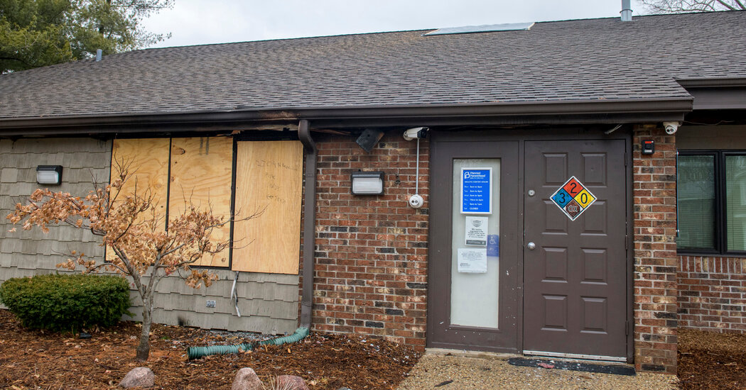 Man Who Set Fire to Planned Parenthood Clinic Gets 10 Years in Prison