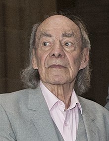 Manuel Valdés Biography, Age, Height, Wife, Net Worth and Family