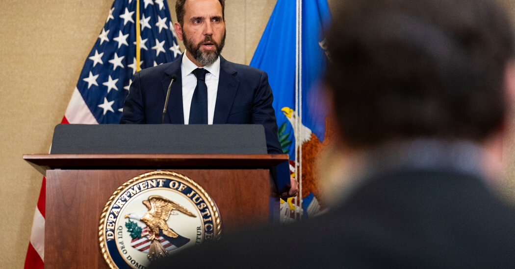 Special Counsel Obtained Trump’s Direct Messages on Twitter