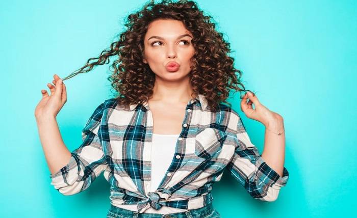 The Ultimate Guide to Curly Hair Care: Tips and Tricks for Healthy Locks