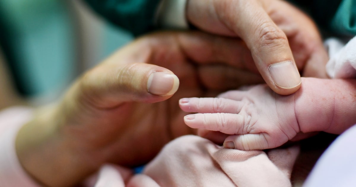 Barred from freezing their eggs at home, single Chinese women are traveling elsewhere