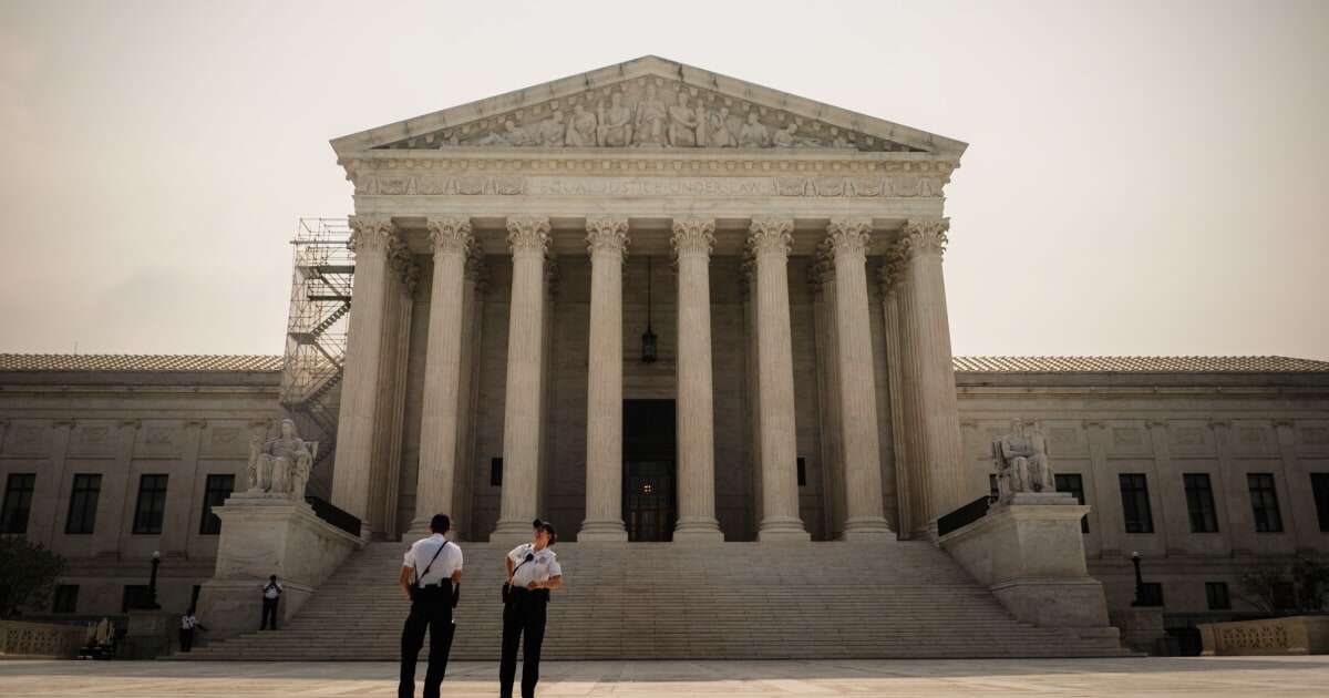 Supreme Court freezes ruling that would curb government contact with social media companies