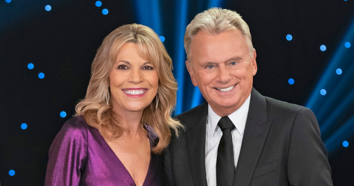 Vanna White extends 'Wheel of Fortune' contract, will stay on after Pat Sajak departs