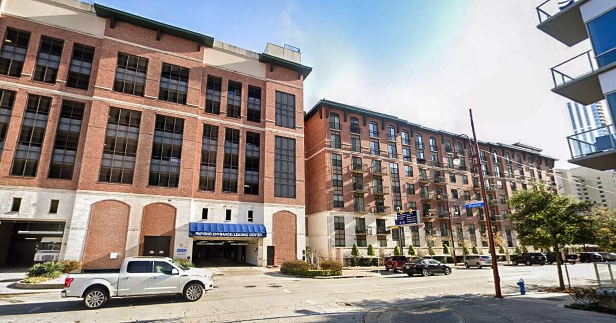 Off-duty officer shoots Houston neighbor who he thought was breaking in, officials say