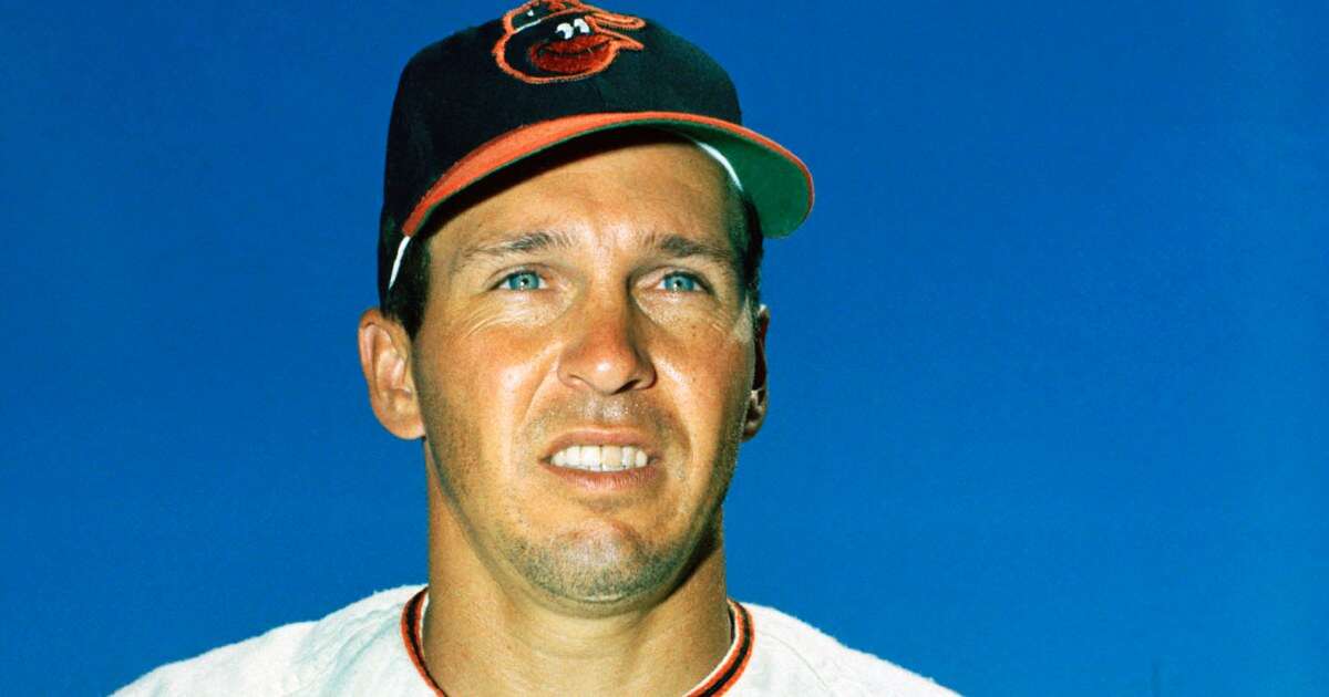 Brooks Robinson, Orioles third baseman with 16 Gold Gloves, dies at 86