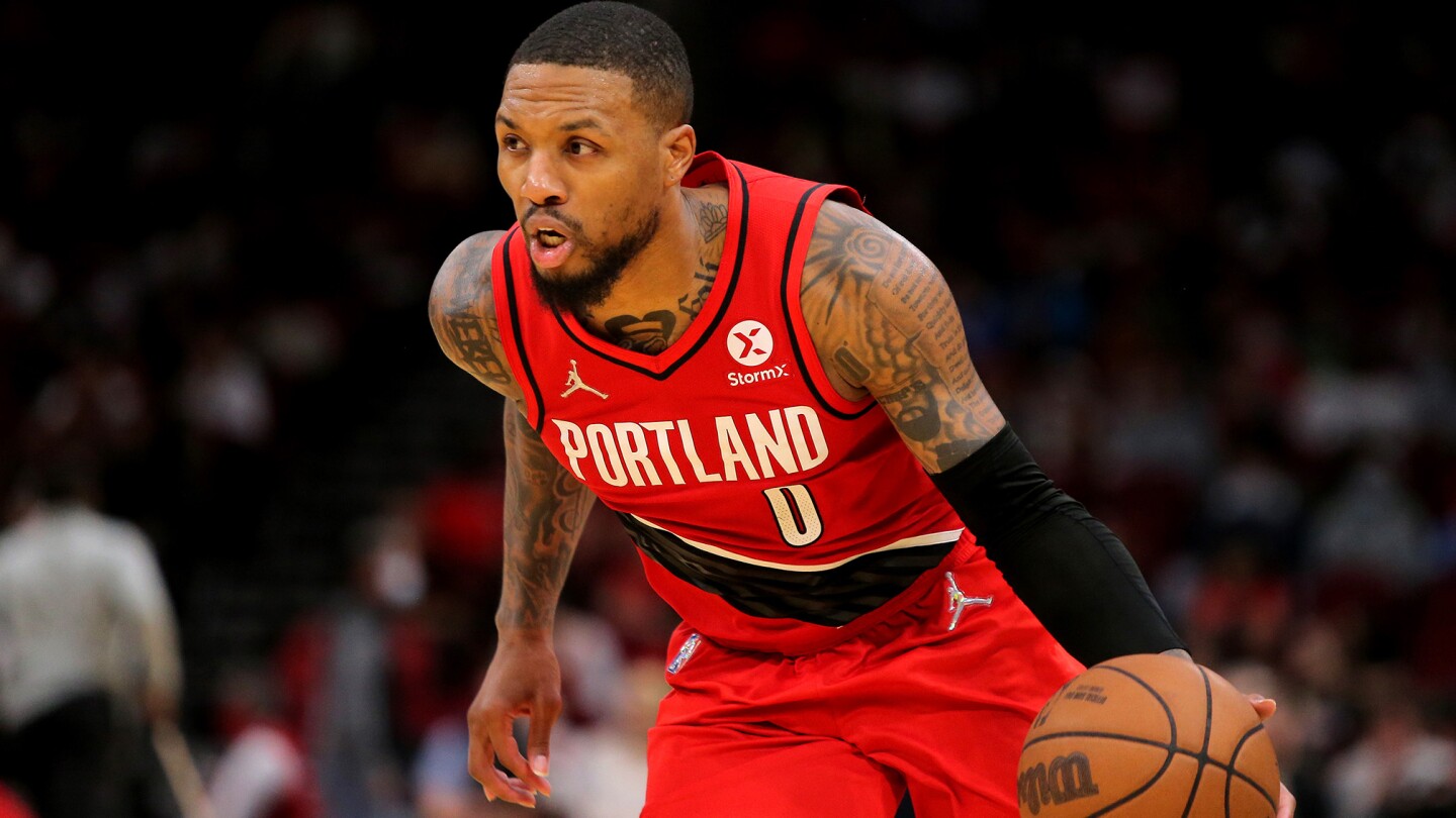 Damian Lillard traded to Bucks in blockbuster three-team deal with Suns
