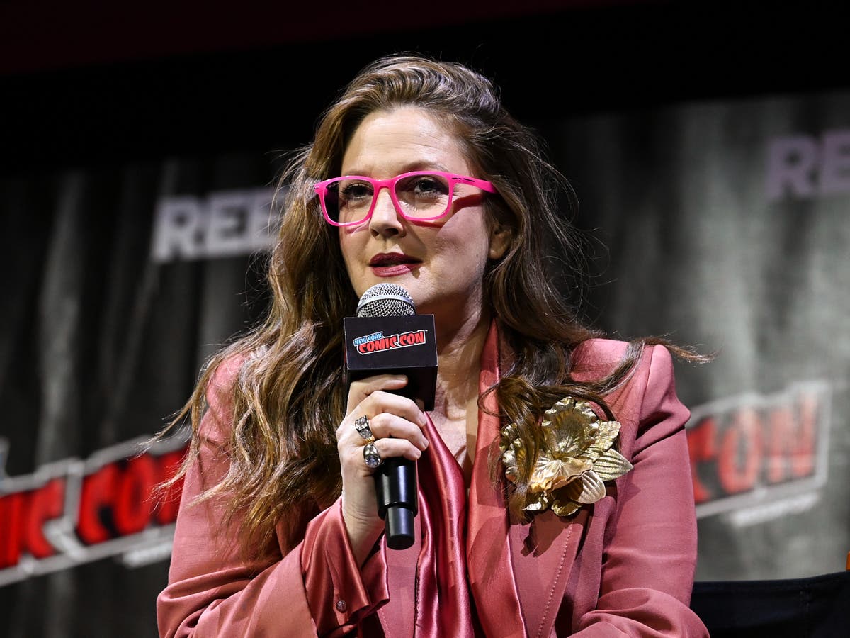 Drew Barrymore’s co-head writer dissents against host for resuming talk show