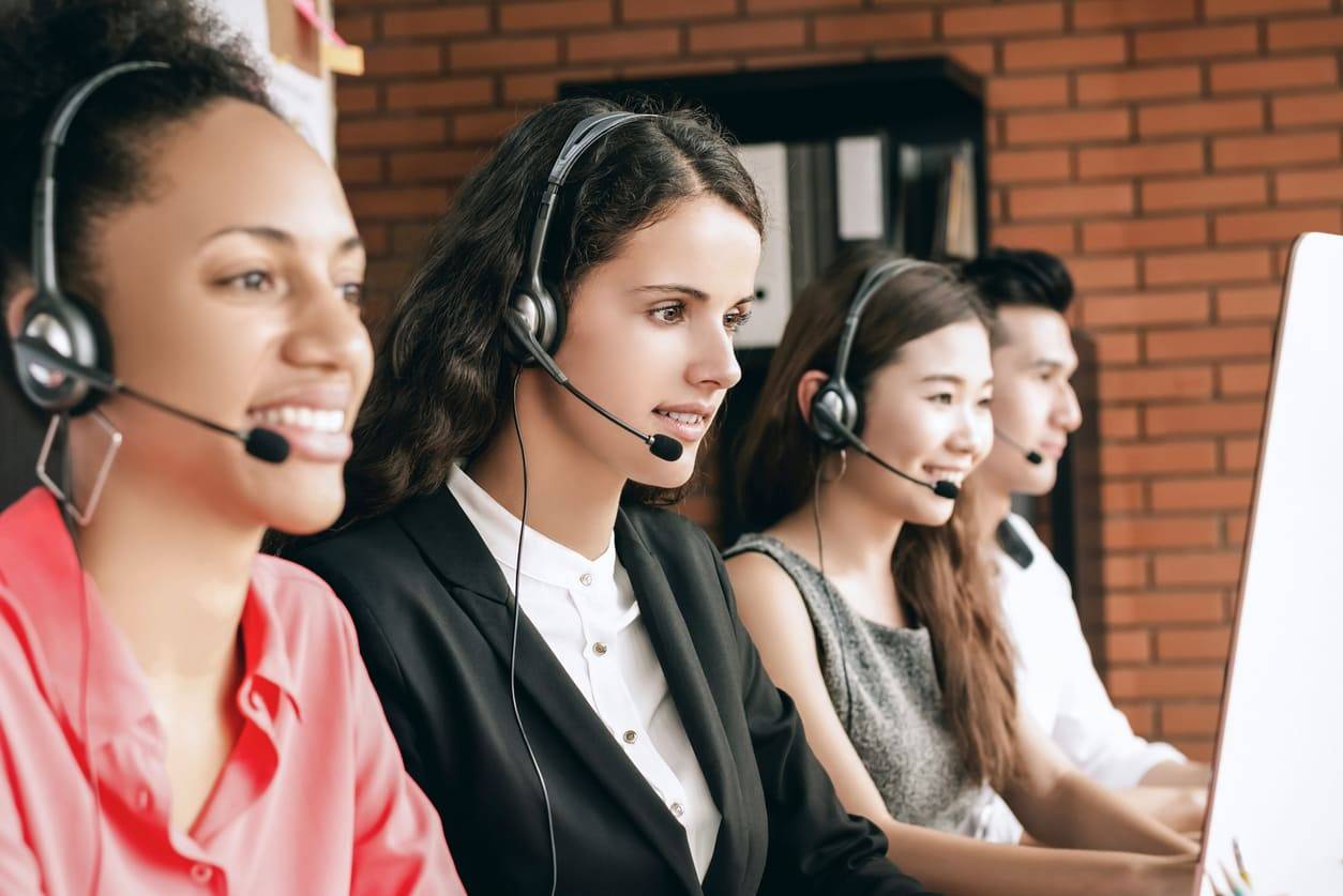 How Outsourcing Customer Support Helps You Maximize a Small Operating Budget