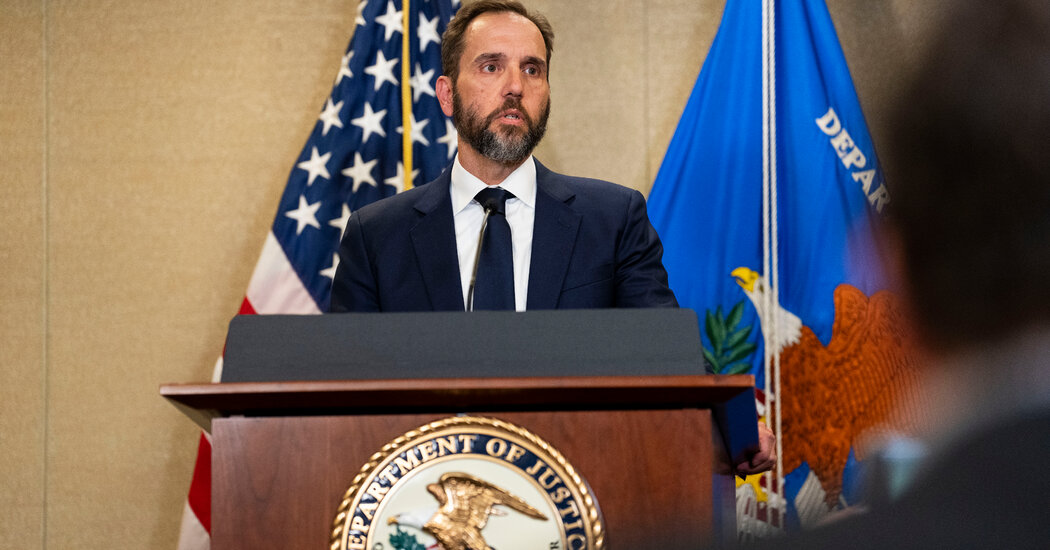 Justice Dept. Accuses Trump Lawyers of Dragging Their Feet in Documents Case