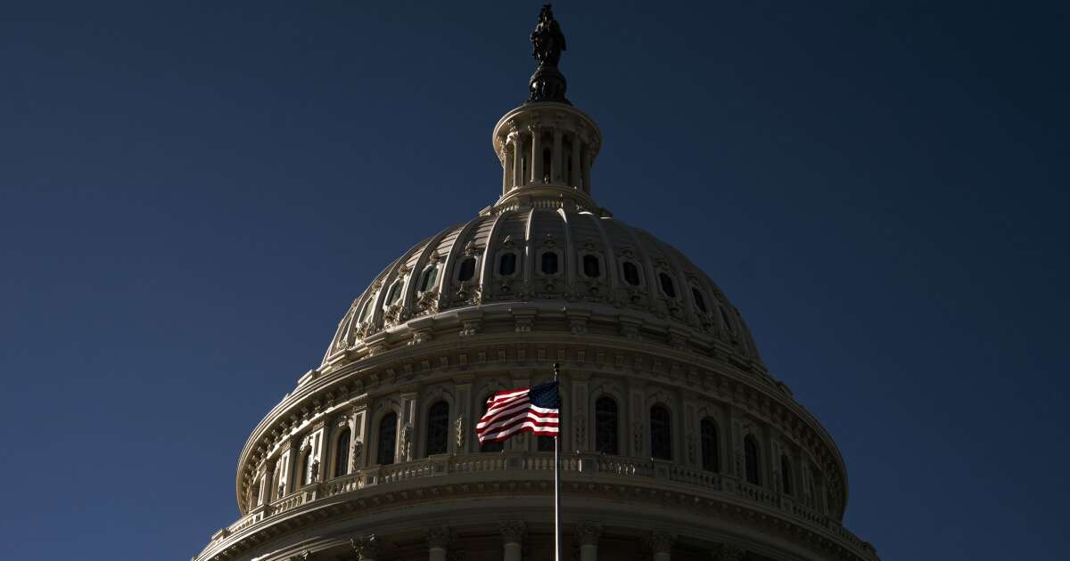 Just 3 hours before the deadline, Congress avoids a government shutdown