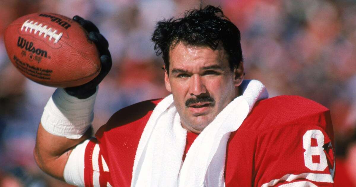 Former NFL player Russ Francis among 2 killed in Lake Placid plane crash