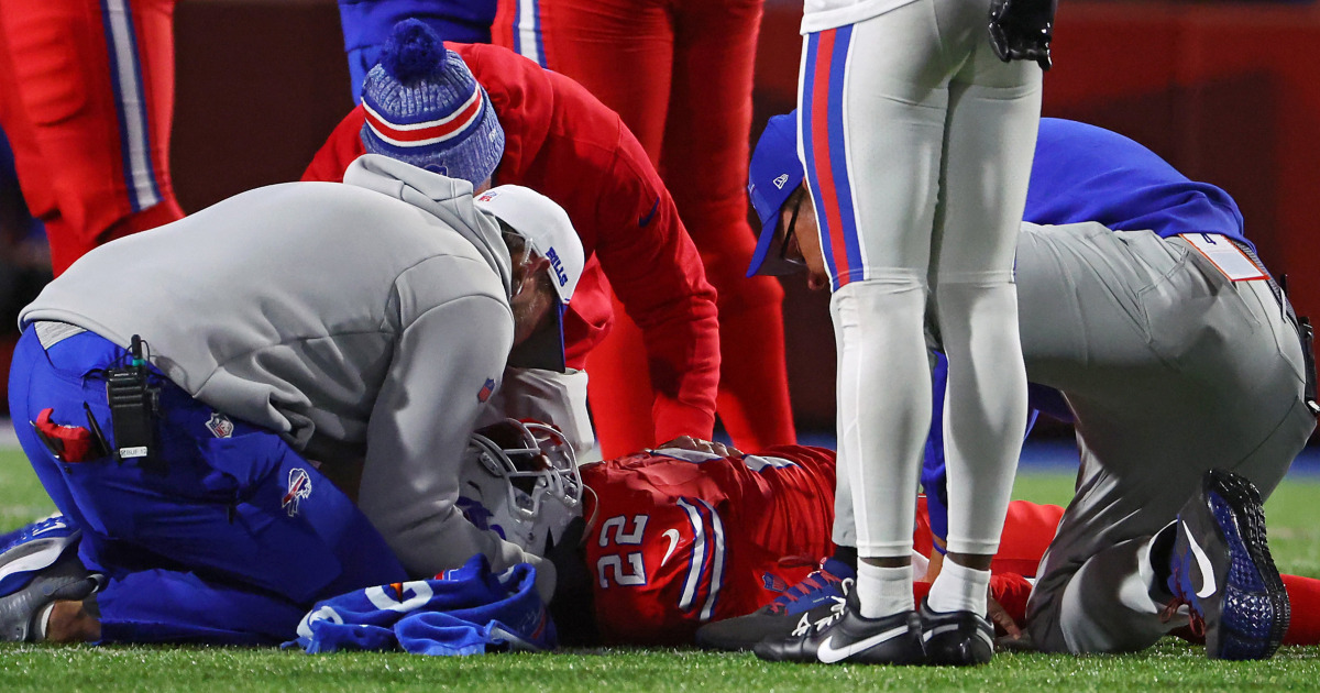 Buffalo Bills' Damien Harris taken off field in ambulance after neck injury