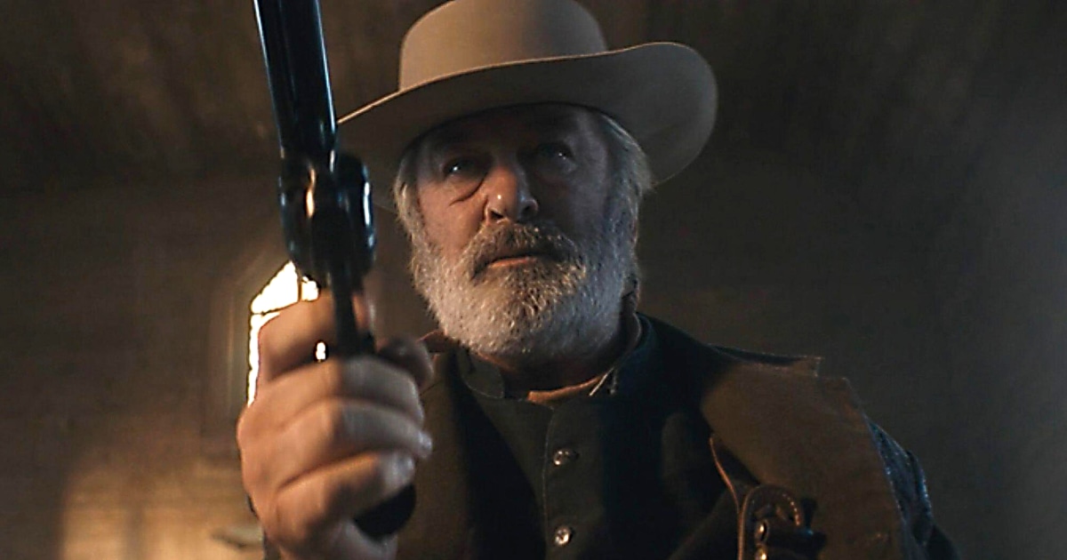 Prosecutors investigating Rust shooting intend to bring involuntary manslaughter charge against Alec Baldwin before a grand jury