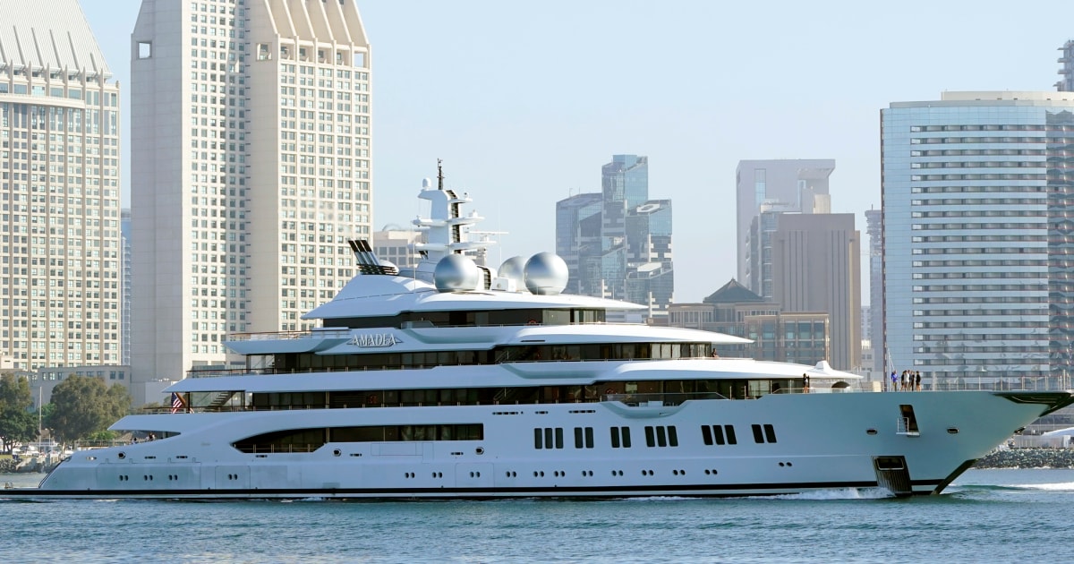 U.S. moves to claim $300M superyacht belonging to 'Russian Gatsby'