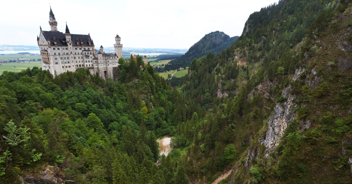 American charged with murder, rape in attack on 2 U.S. tourists near a German castle