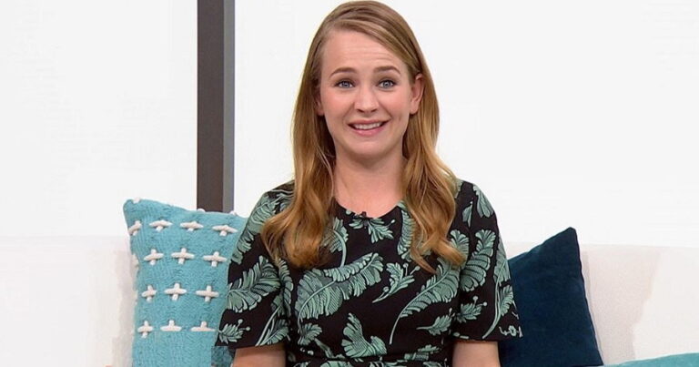 Britt Robertson Bio, Early Life, Career, Net Worth and Salary