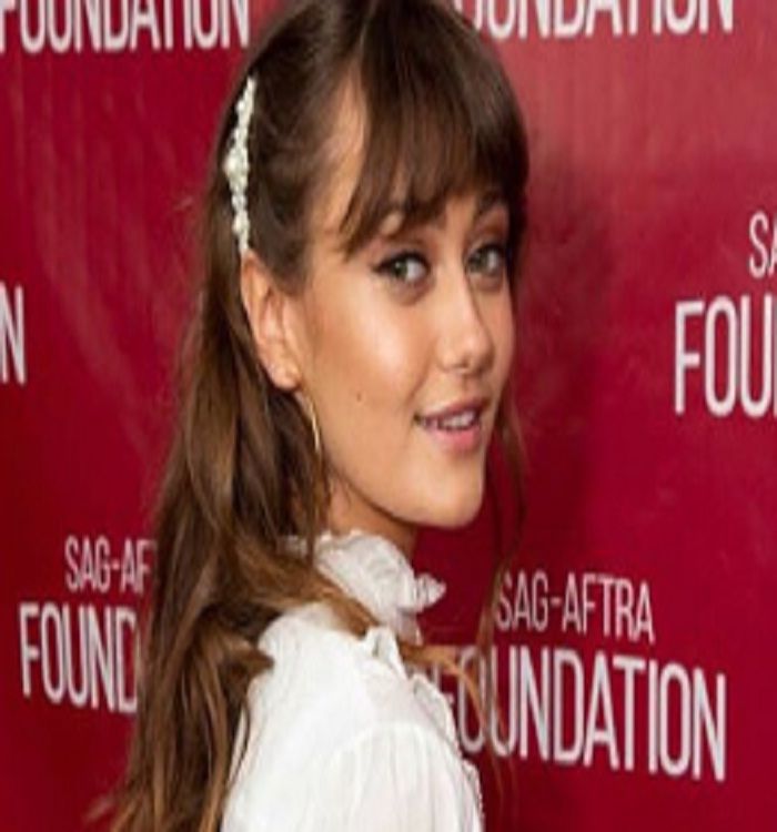 Ella Purnell Bio, Early Life, Career, Net Worth and Salary