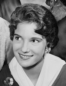 Lynda Lee Mead Biography, Age, Height, Wife, Net Worth and Family