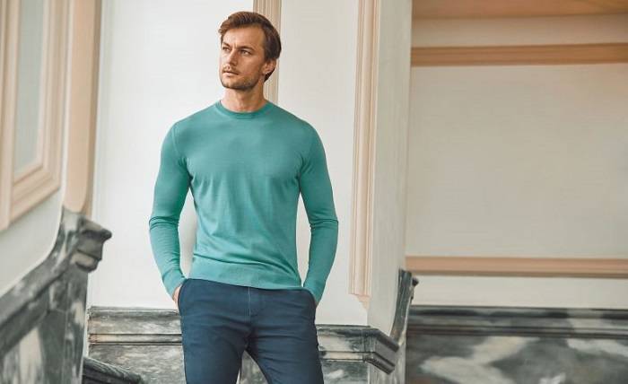 Elevate Your Wardrobe: Men's Long Sleeve Hooded Sweatshirt