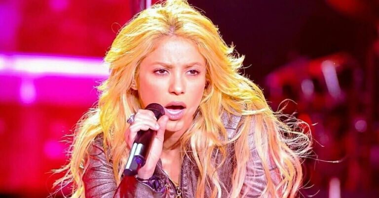 Shakira Bio, Early Life, Career, Net Worth and Salary