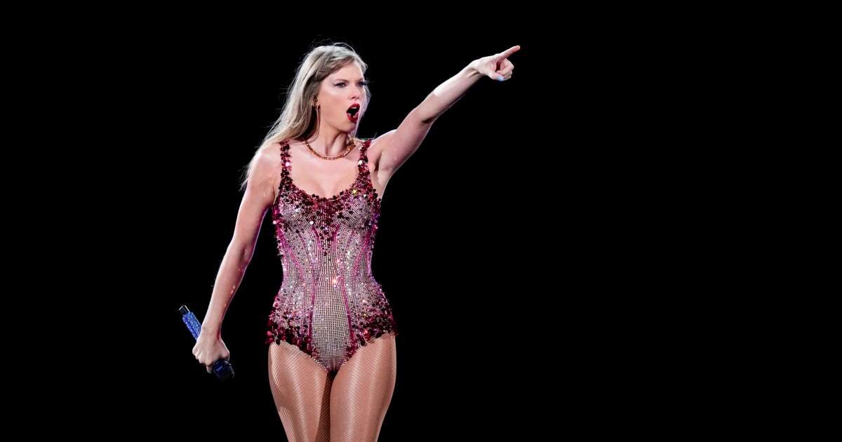 Travis Kelce reacts to Taylor Swift changing 'Karma' lyrics to reference the Chiefs