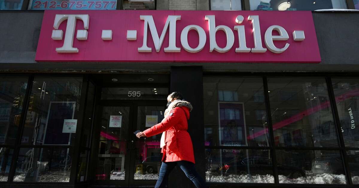 T-Mobile sued after employee stole nude images from customer phone during trade-in