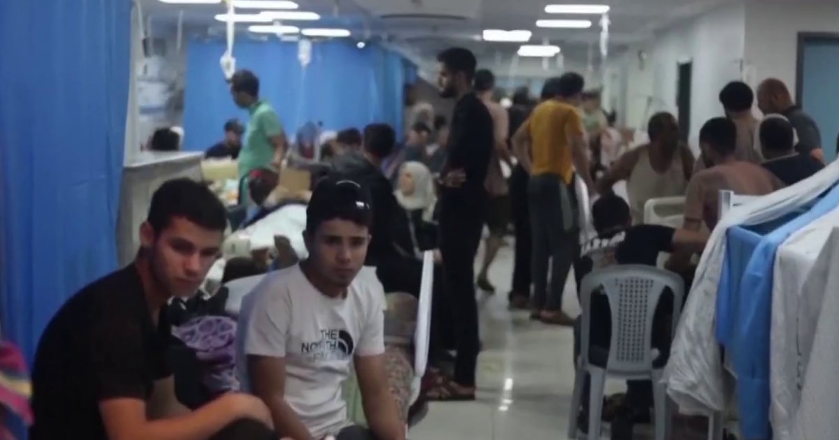 Gazan civilians evacuate hospitals as Israeli forces move in