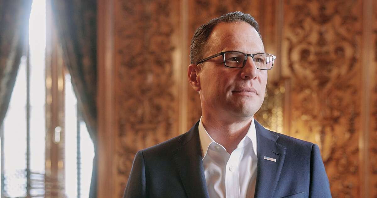 Gov. Josh Shapiro thinks voters have Trump 'brain fog.' He wants Biden to refresh their memory.