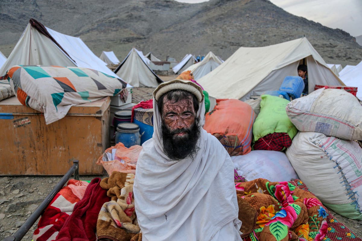 Pakistan defends charging £660 fee from Afghan refugees leaving country