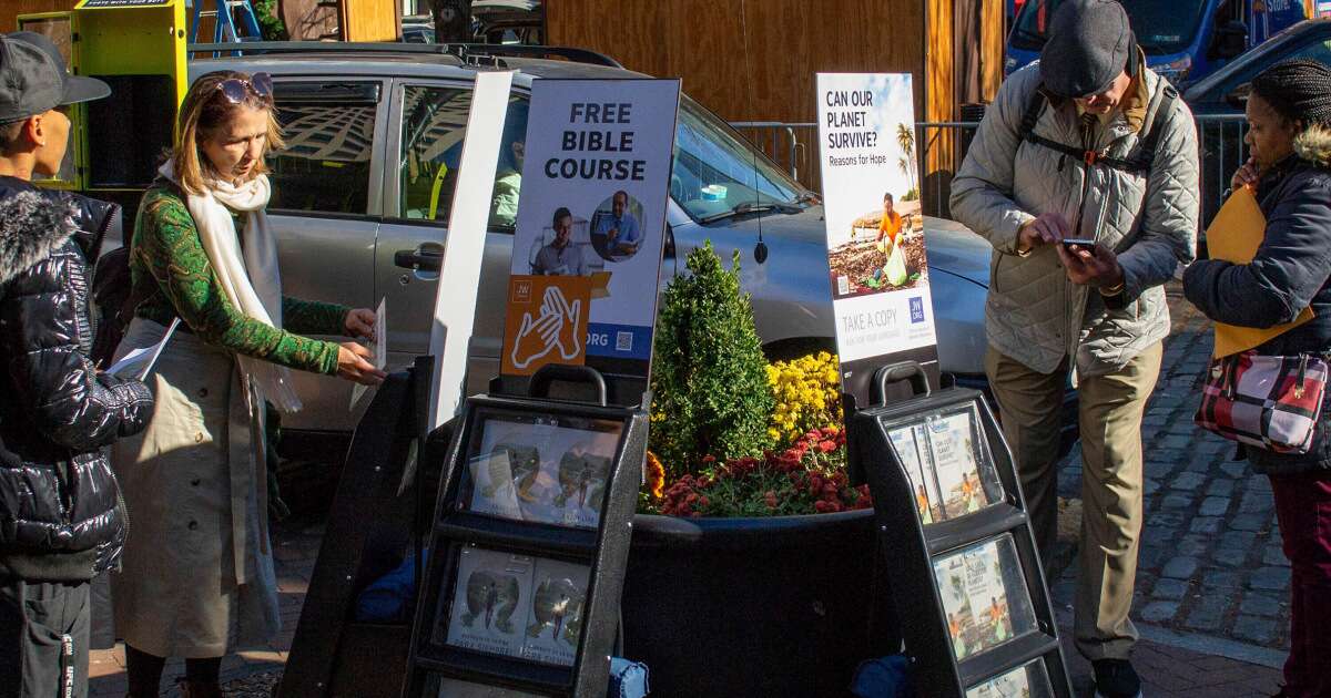 Timekeepers no more, rank-and-file Jehovah’s Witnesses say goodbye to tracking proselytizing hours