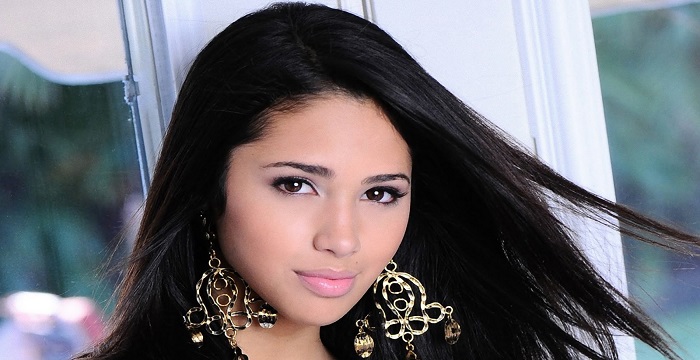 Jasmine Villegas Bio, Early Life, Career, Net Worth and Salary
