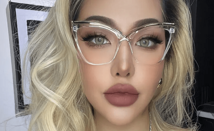 Why Clear Frame Glasses Are The Right Choice For You?