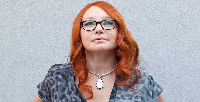Tori Amos Bio, Early Life, Career, Net Worth and Salary