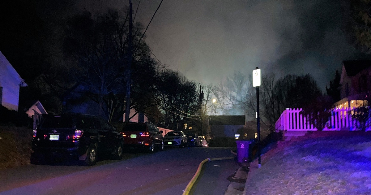 Explosion rocks Virginia neighborhood as police serve search warrant at home