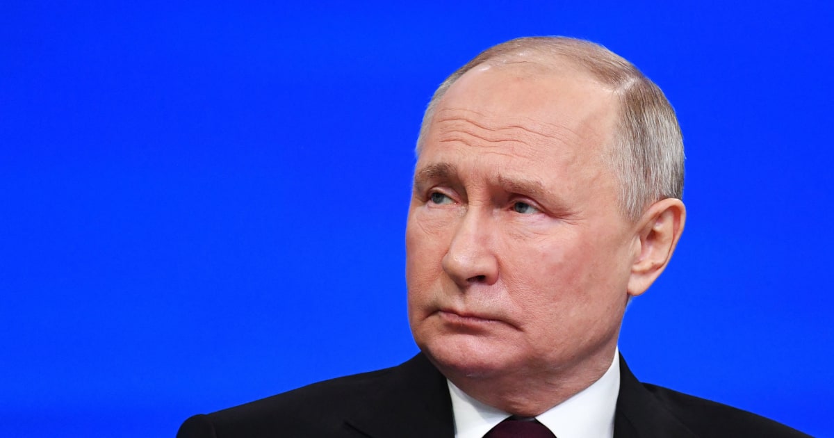 As Putin gears up for another election win in Russia, a lone critic hopes to challenge his power