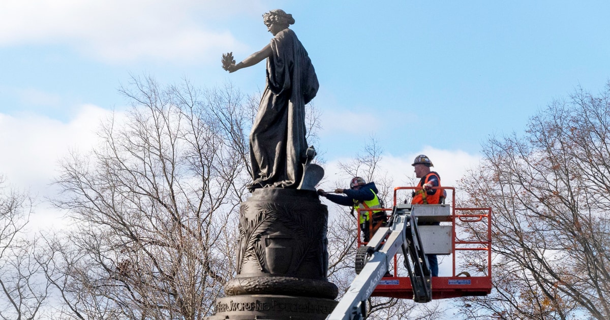 Judge issues order keeping Confederate memorial at Arlington Cemetery for now