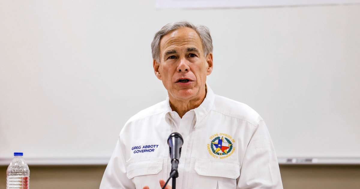 Texas Gov. Greg Abbott escalates border fight by chartering migrant flight to Chicago