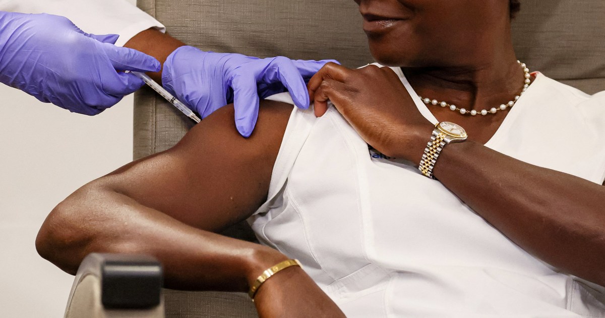 A new coronavirus variant is taking over, but its symptoms don't seem any worse