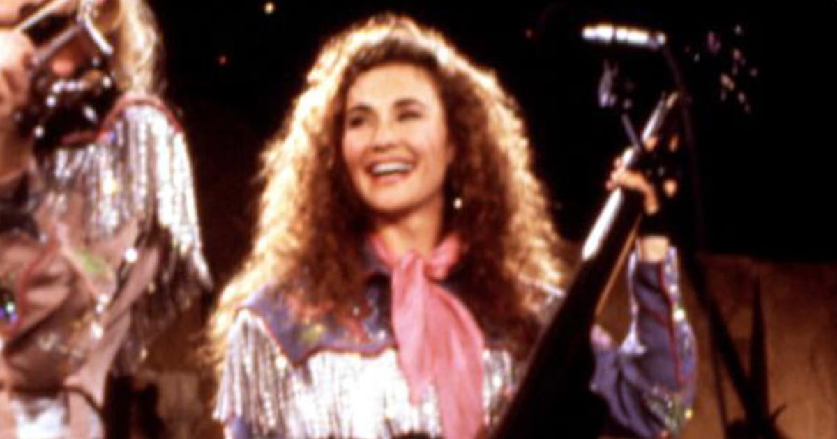 Laura Lynch, founding member of The Dixie Chicks, dies in car crash in Texas