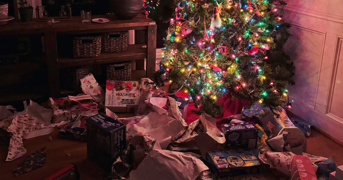 North Carolina toddler opens entire family's Christmas presents at 3 a.m.