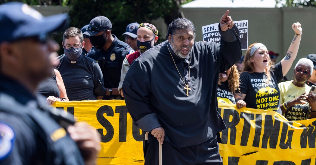 AMC Theaters Apologizes to Civil Rights Leader Removed From Movie Theater