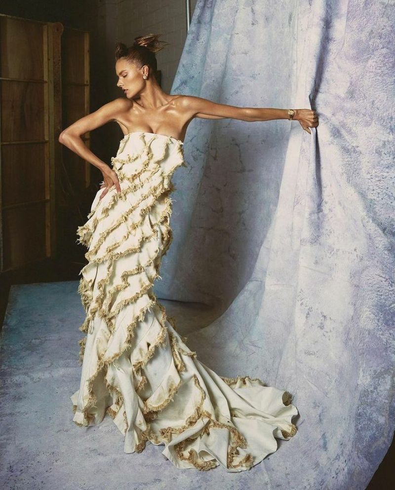 Alessandra Ambrosio 12/30/2023