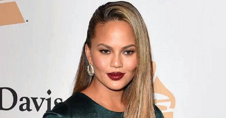 Chrissy Teigen Bio, Early Life, Career, Net Worth and Salary