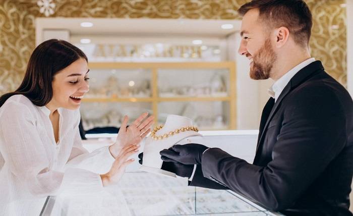 Best Place to Buy Engagement Rings Online: Finding the Perfect Diamond Deals
