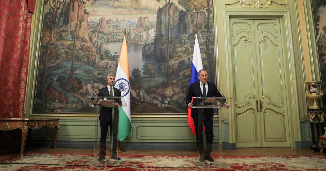 Indian Envoy Hails Relationship With Russia, Bypassing Western Pressure