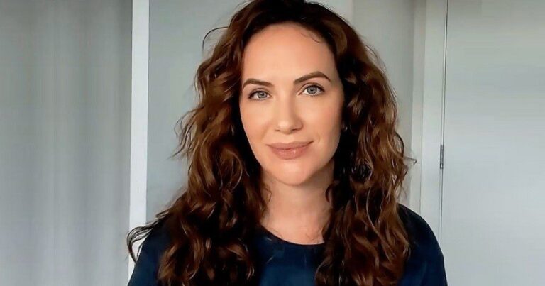 Kate Siegel Bio, Early Life, Career, Net Worth and Salary