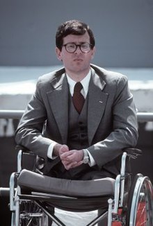 Lewis Burwell Puller Jr. Biography, Age, Height, Wife, Net Worth and Family