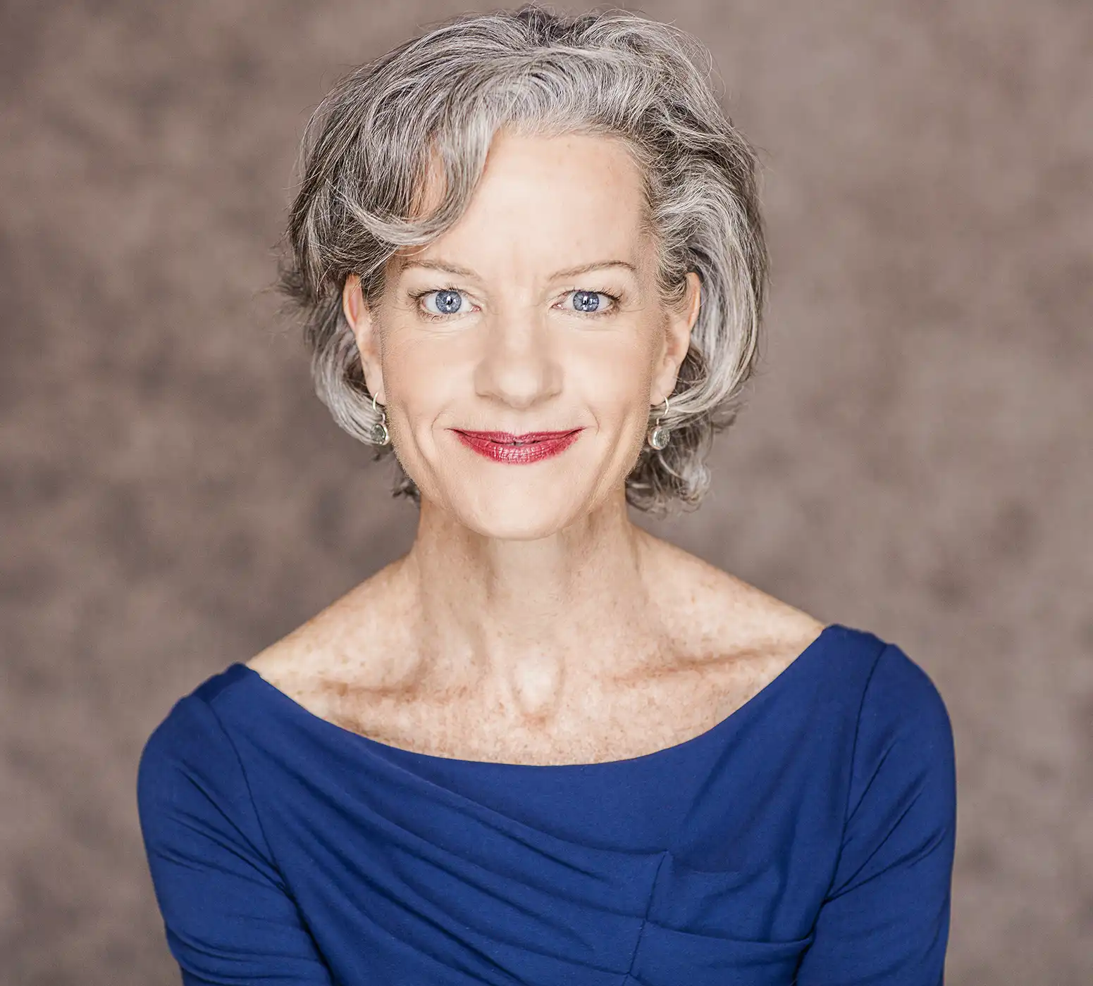 Tracey Hoyt - Biography, Height & Life Story